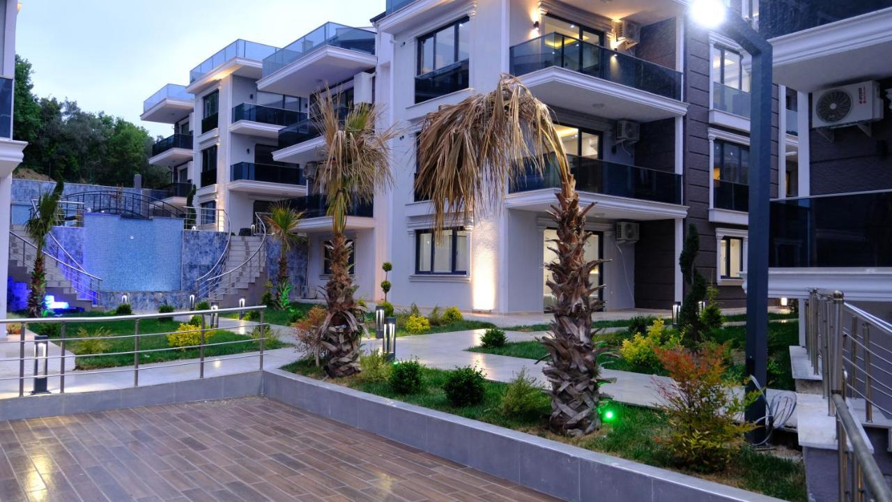 Flower City Suits Aparthotel Ялова Екстериор снимка