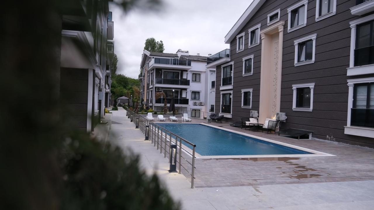Flower City Suits Aparthotel Ялова Екстериор снимка