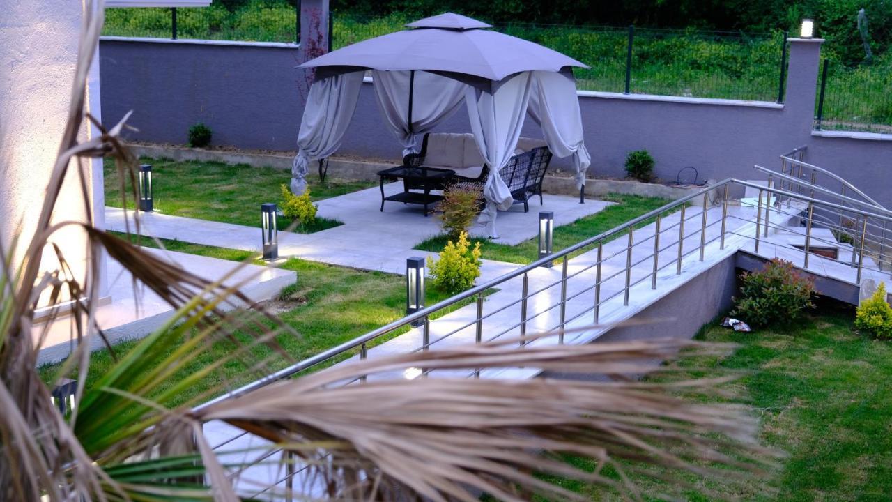 Flower City Suits Aparthotel Ялова Екстериор снимка