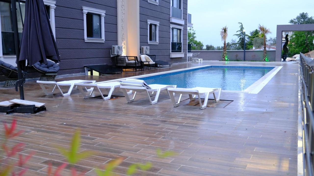 Flower City Suits Aparthotel Ялова Екстериор снимка