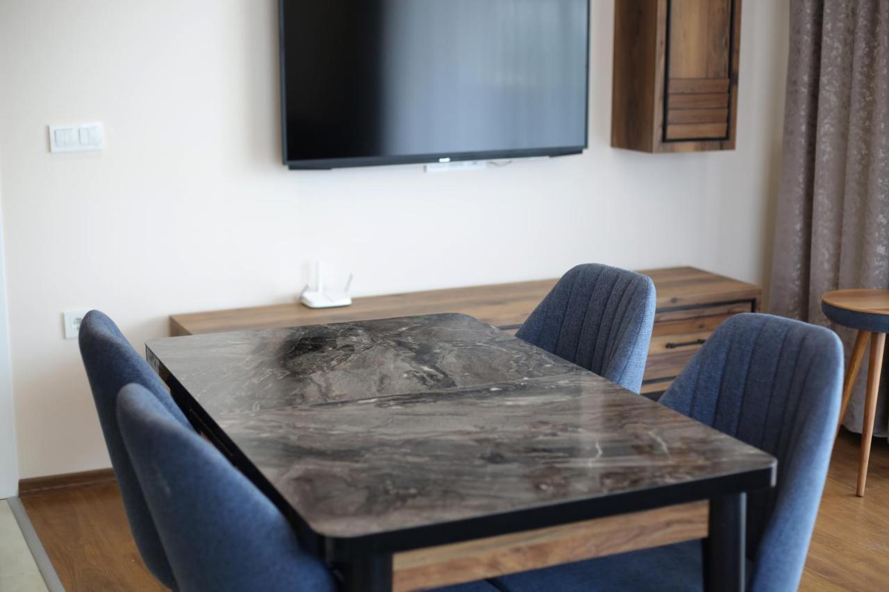 Flower City Suits Aparthotel Ялова Екстериор снимка