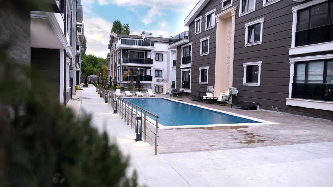 Flower City Suits Aparthotel Ялова Екстериор снимка