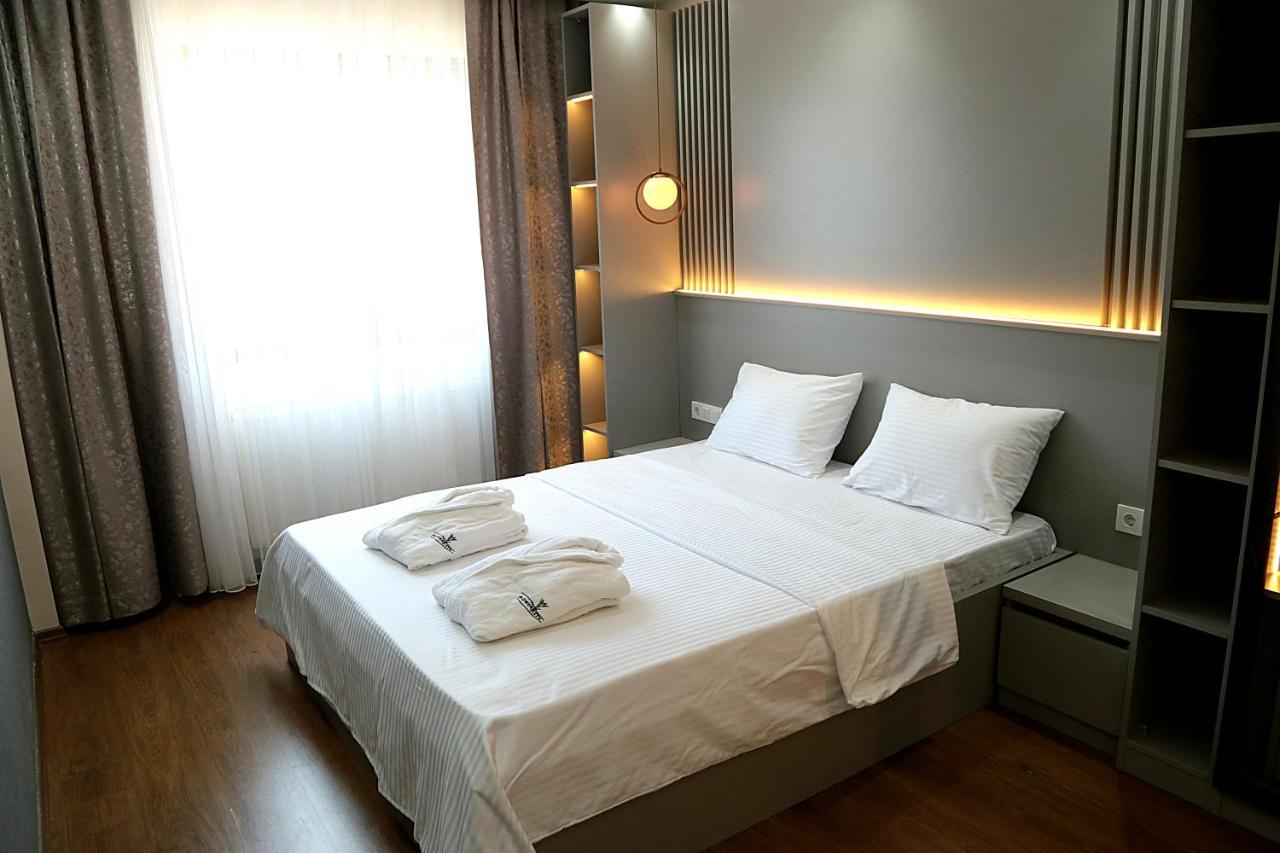 Flower City Suits Aparthotel Ялова Екстериор снимка