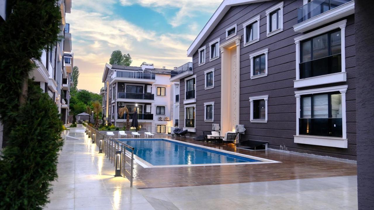 Flower City Suits Aparthotel Ялова Екстериор снимка