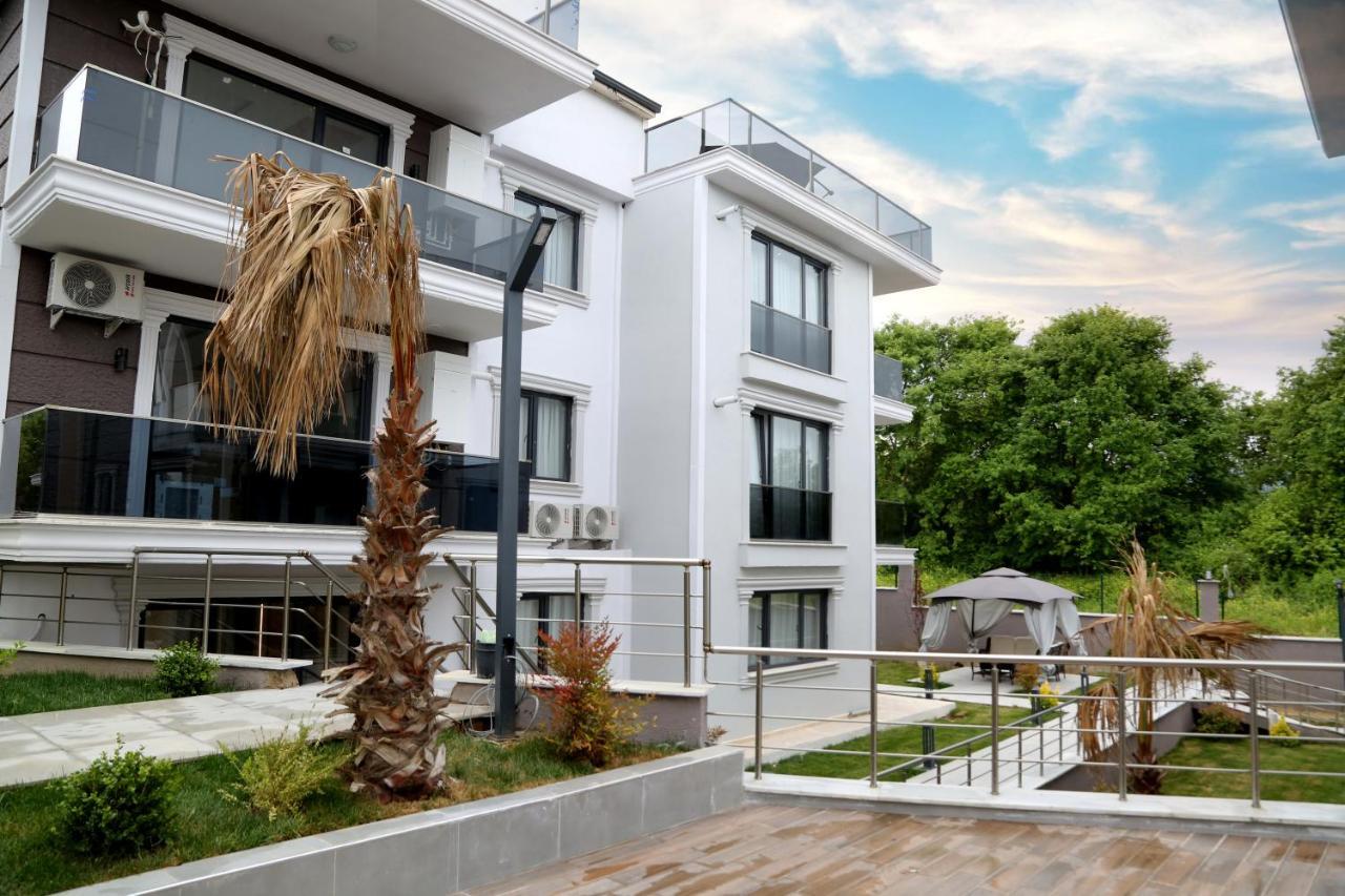 Flower City Suits Aparthotel Ялова Екстериор снимка