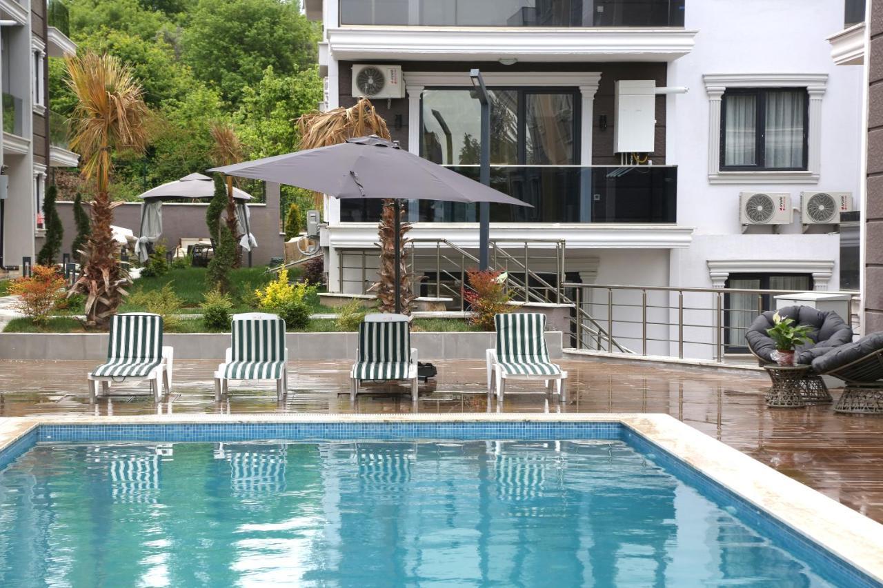 Flower City Suits Aparthotel Ялова Екстериор снимка