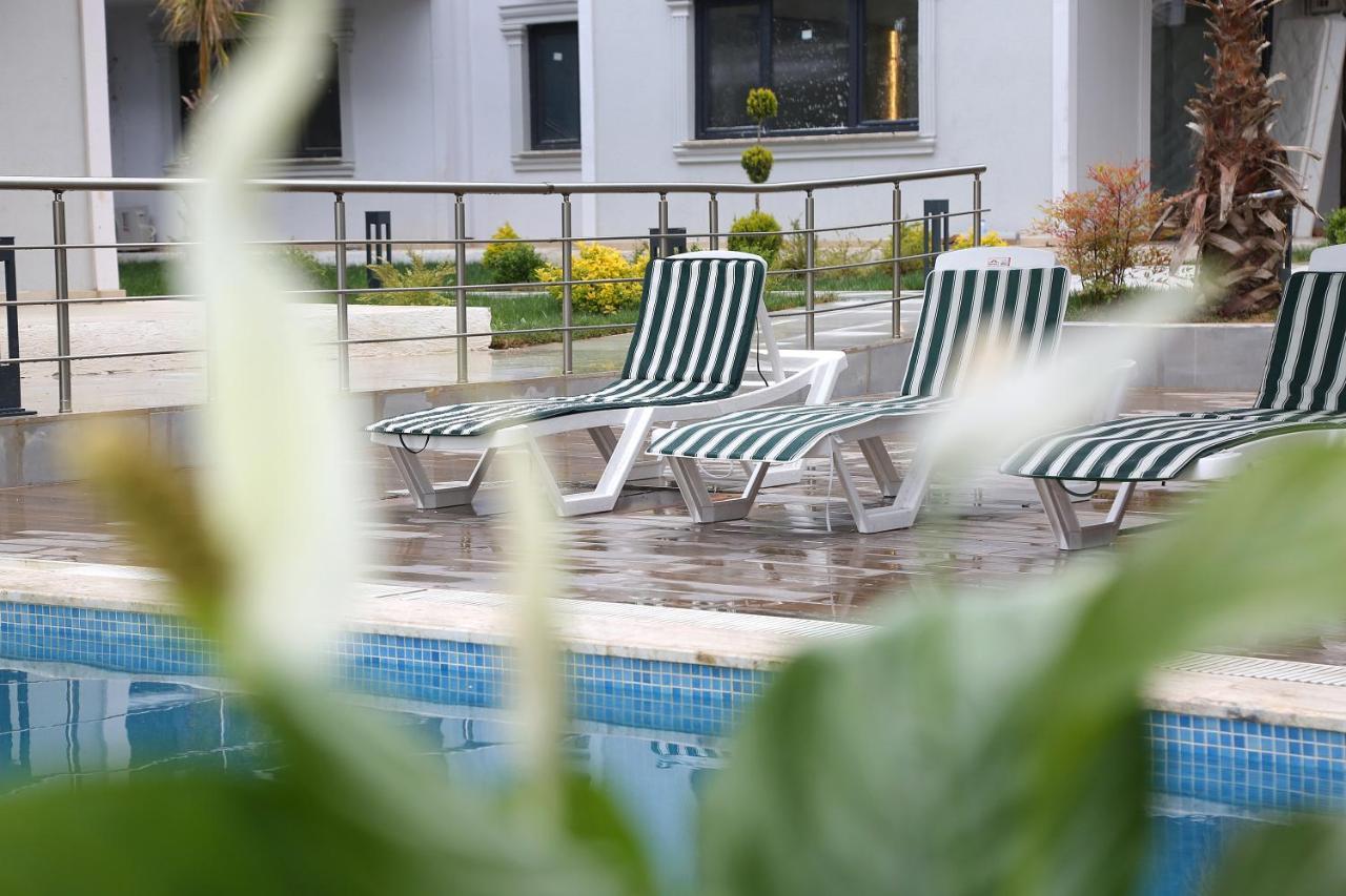 Flower City Suits Aparthotel Ялова Екстериор снимка