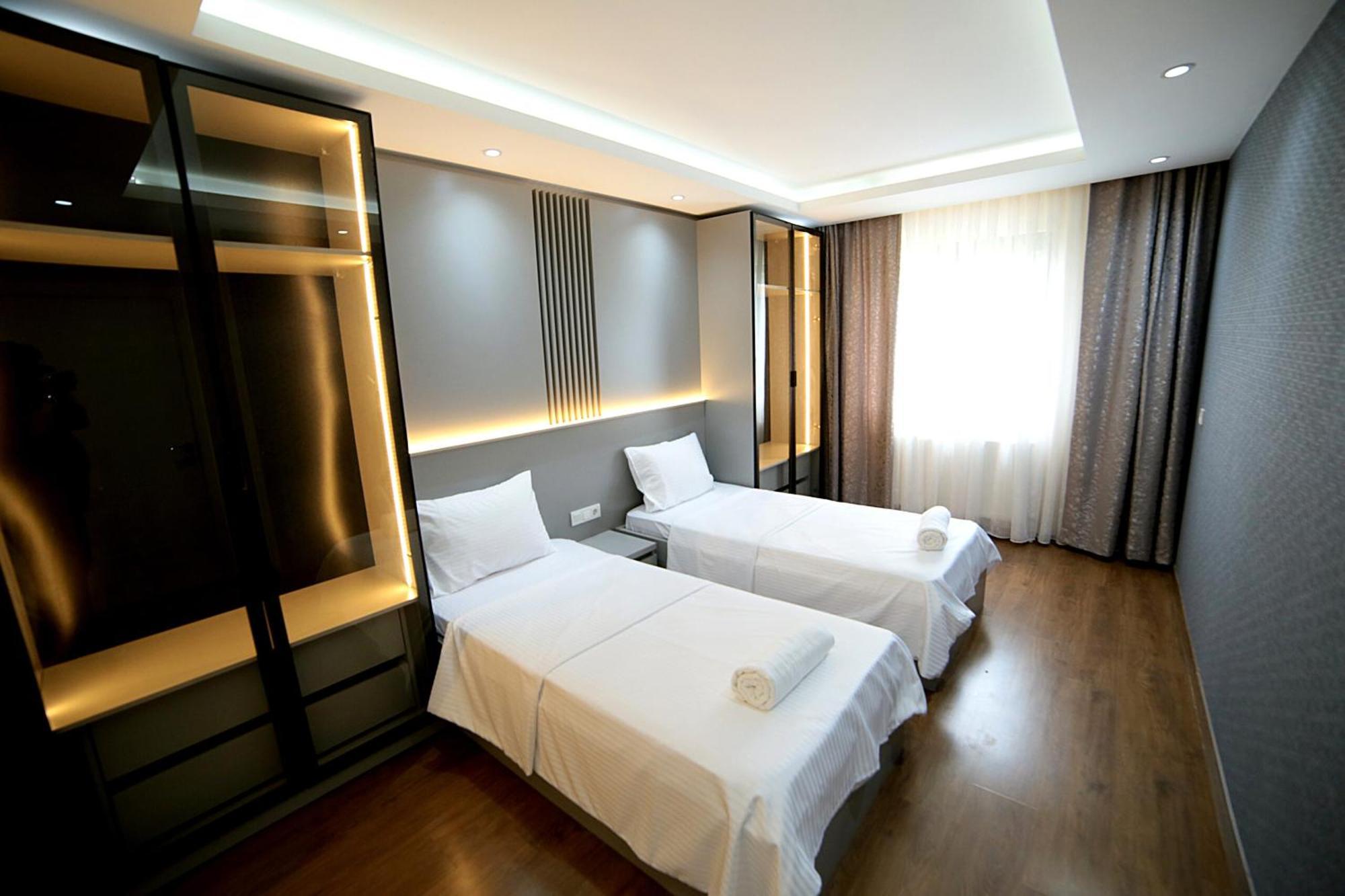 Flower City Suits Aparthotel Ялова Екстериор снимка